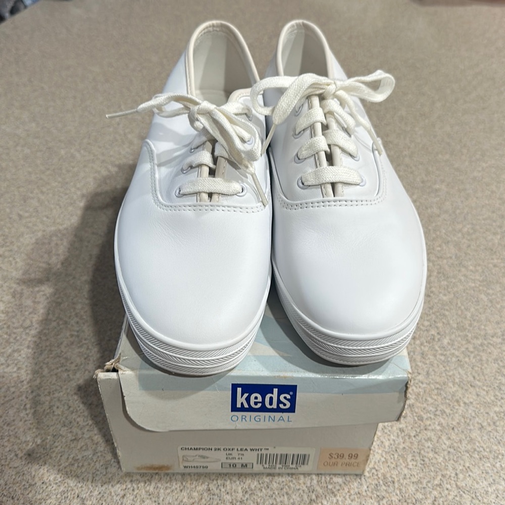 *Brand New* with Box Vintage White WH45750 Keds